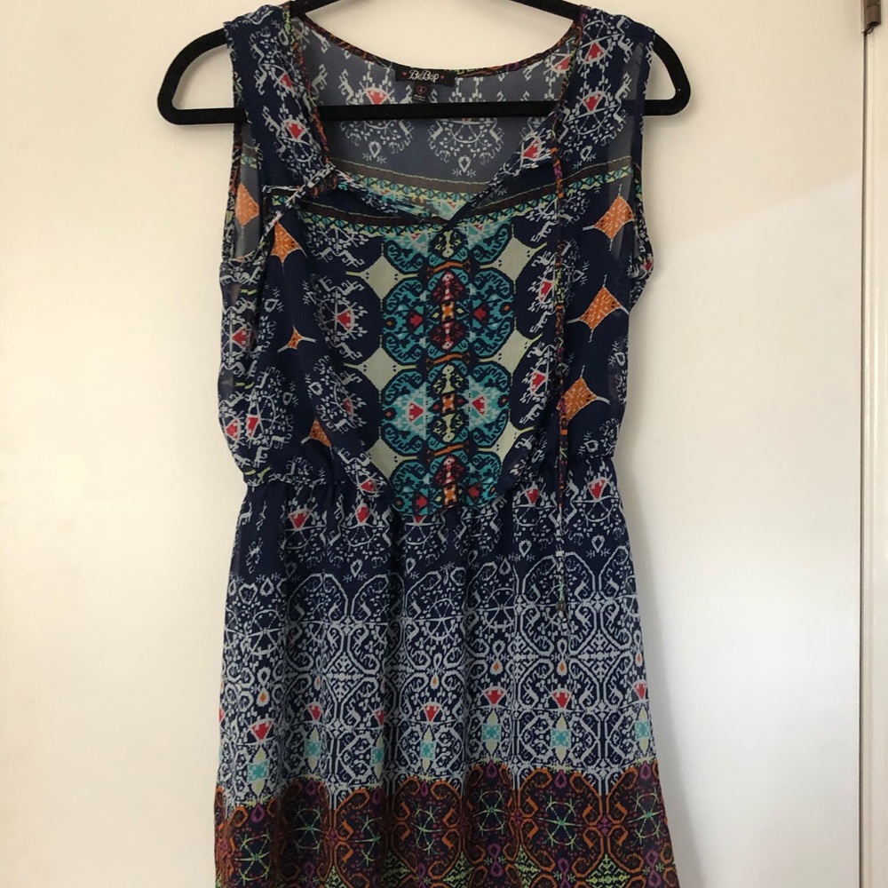 Pretty summer dress.